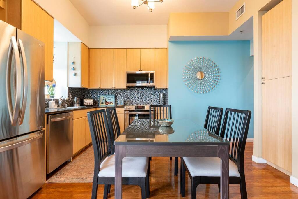 A Corner Unit With Ocean Views From Every Room Long Beach Exterior photo
