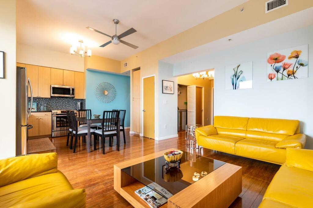 A Corner Unit With Ocean Views From Every Room Long Beach Exterior photo