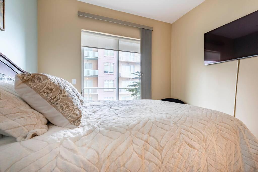 A Corner Unit With Ocean Views From Every Room Long Beach Exterior photo